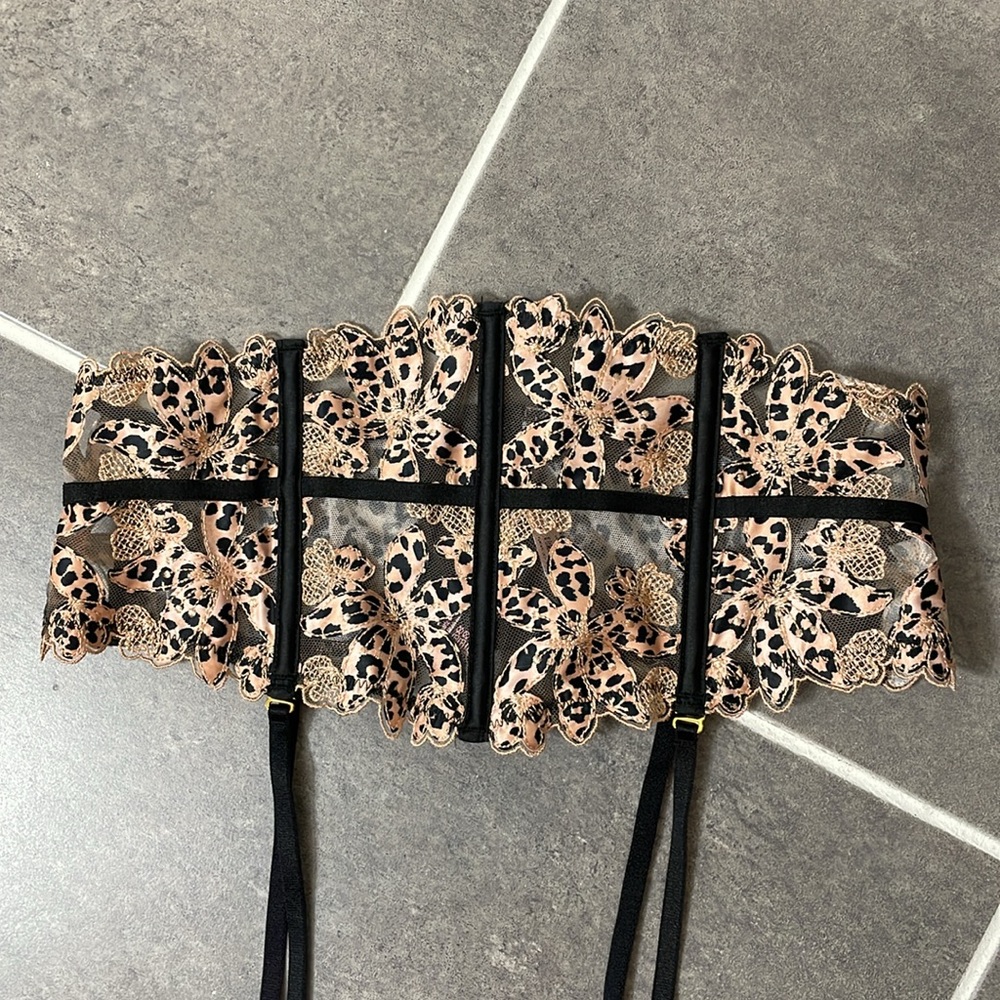 Victoria's Secret VERY SEXY Waist Cincher size M/L - Picture 4 of 9